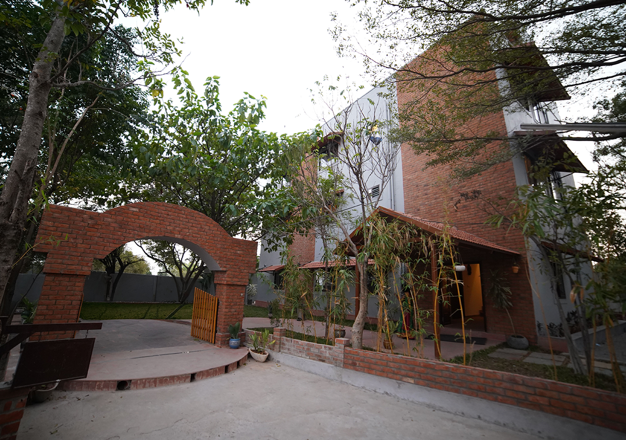 Best resorts for outing in Moinabad
